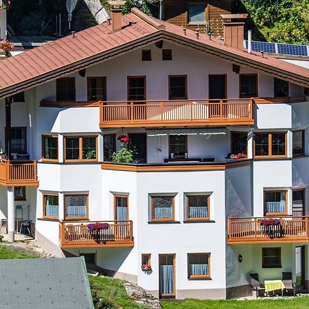 Haus Markus Strolz Bed & Breakfast Sankt Anton am Arlberg Exterior photo